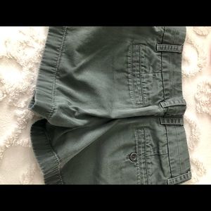 000 J crew green khaki shorts